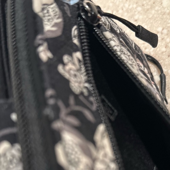 Vera Bradley Turn-Lock Large Wallet, RFID Protection, Holland Garden, Floral EUC - Picture 9 of 13